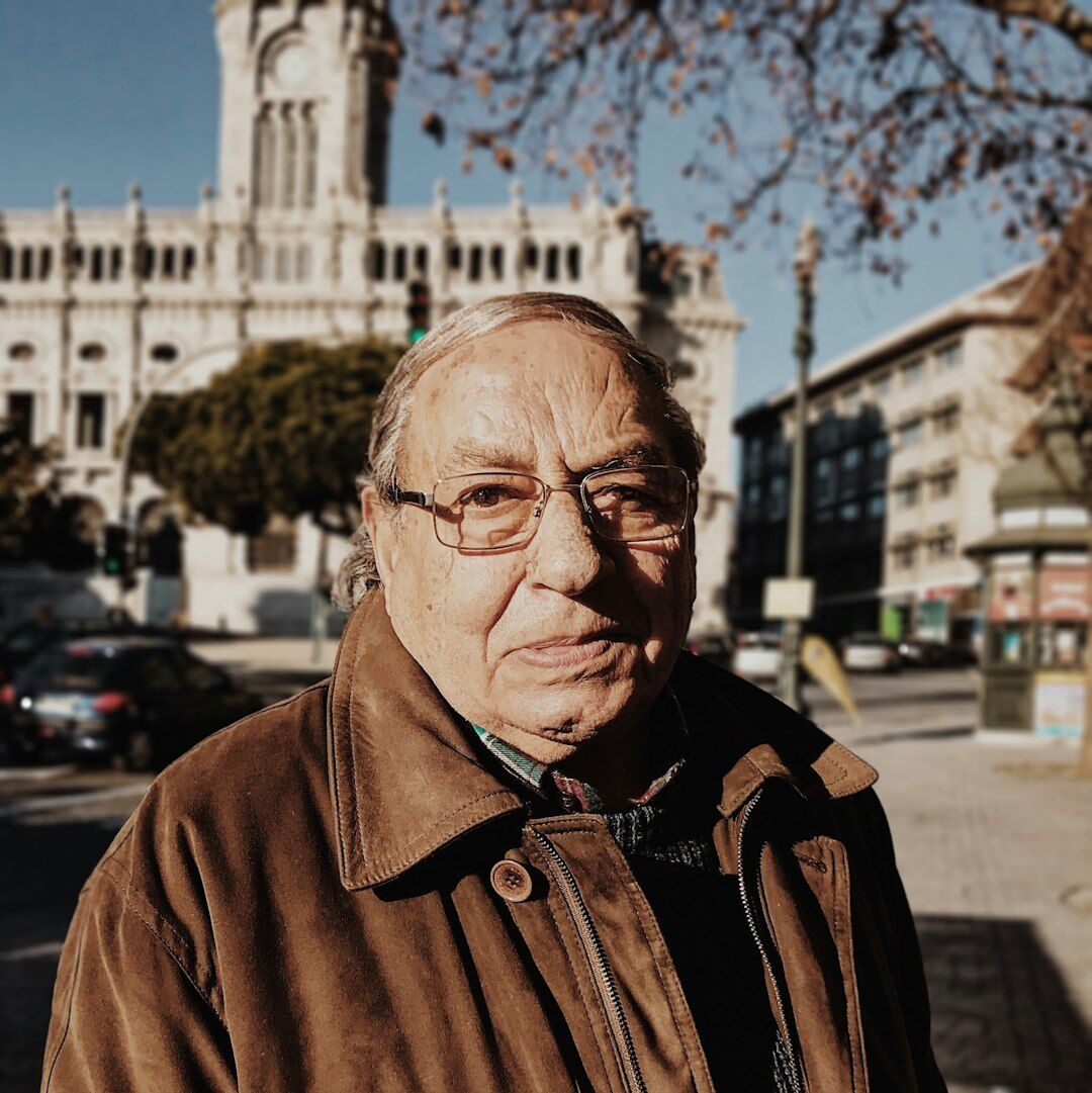Portrait of a smiling senior man with glasses